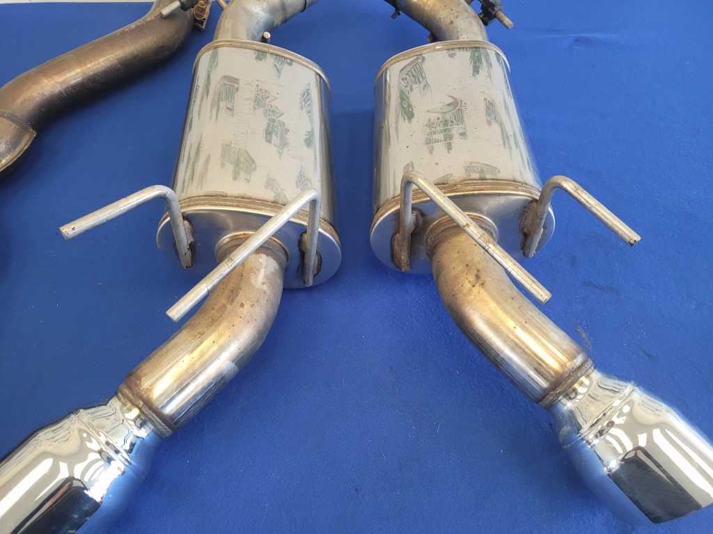 2014-2015 Chevrolet Camaro SS Magnaflow Cat Back Exhaust Muffler Tips Dent 2592 - The Parts Farm