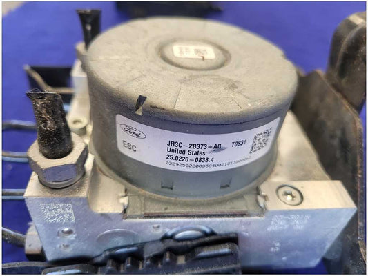 2018 Ford Mustang EcoBoost S550 ABS Anti-Lock Brake Module Pump 2693