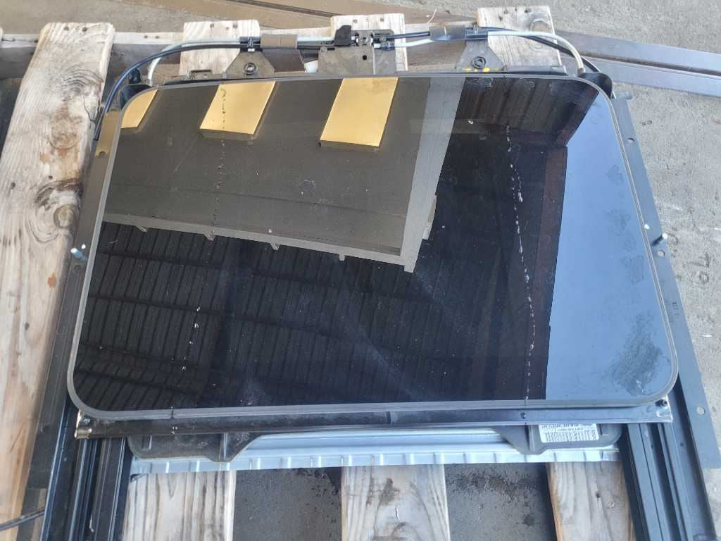 2010-2015 Chevrolet Camaro SS Sunroof Glass Window Upper Roof Frame Track 2592 - The Parts Farm