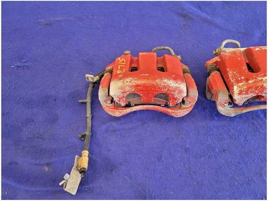 2011-2014 Ford Mustang GT Pair Front Brake Calipers Pads Hoses *Read* 2715