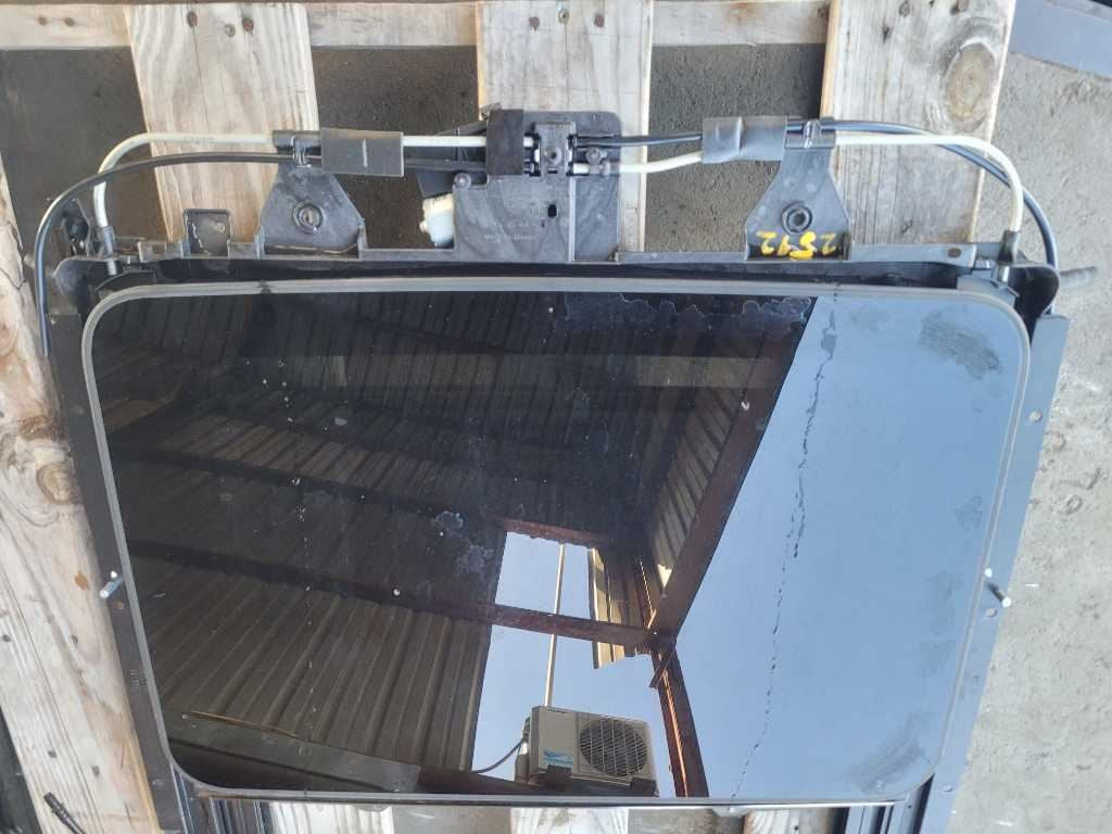 2010-2015 Chevrolet Camaro SS Sunroof Glass Window Upper Roof Frame Track 2592 - The Parts Farm