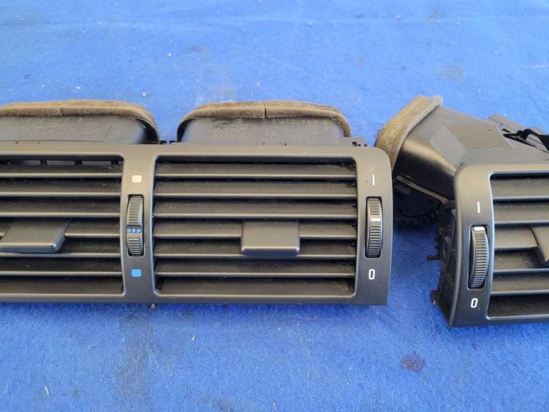2001-2006 BMW M3 Convertible Air Vents Front Dash Duct HVAC 2451 - The Parts Farm