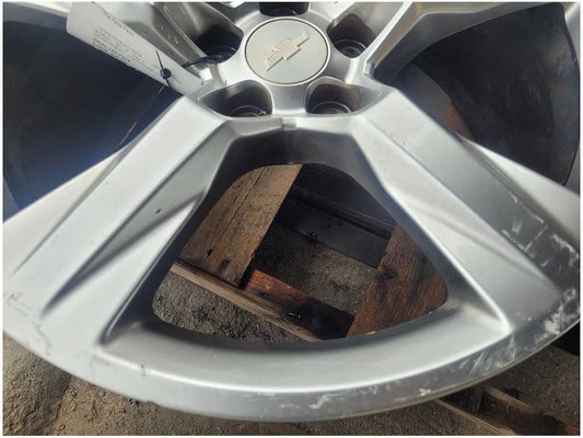 2016-2023 Chevrolet Camaro SS Wheel 20x9.5 Silver Spoke Wheel Rim *Scuffs* 2819