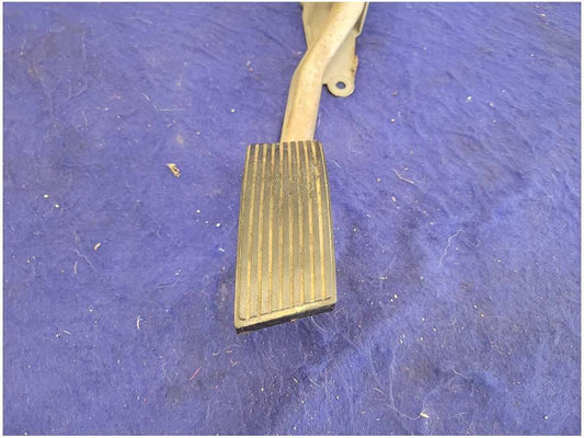 1994-1998 Ford Mustang GT Coupe Gas Pedal Throttle Front Fuel 2668