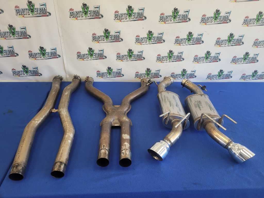 2014-2015 Chevrolet Camaro SS Magnaflow Cat Back Exhaust Muffler Tips Dent 2592 - The Parts Farm