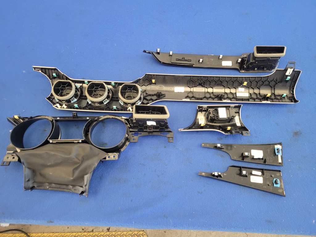 2018-2023 Ford Mustang GT S550 Dash Trim Kit Premium Vent Bezel 2648 - The Parts Farm