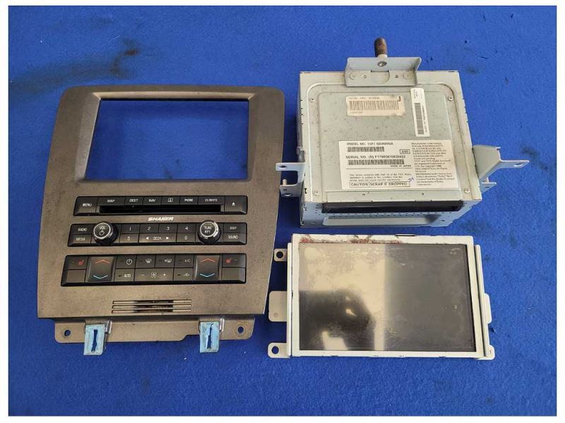 2014 Ford Mustang GT 5.0L Audio Info Screen Radio Control Panel Receiver 2613 - The Parts Farm