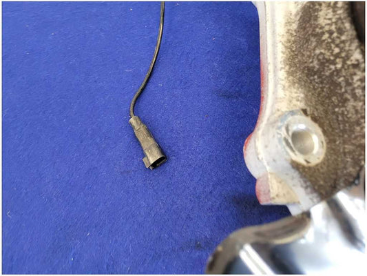 2010-2015 Chevrolet Camaro SS Passenger Front Spindle Knuckle Hub 2727