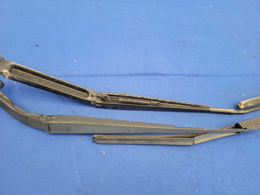2011-2012 Nissan Leaf Front Windshield Wiper Arms Blades 1856