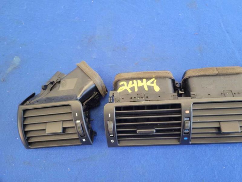 2001-2006 BMW M3 Convertible Air Vents Front Dash Duct HVAC 2448 - The Parts Farm