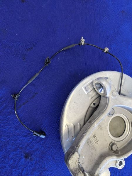 2017 2018 2019 2020 Tesla Model 3 Passenger Right RH Front Spindle Hub