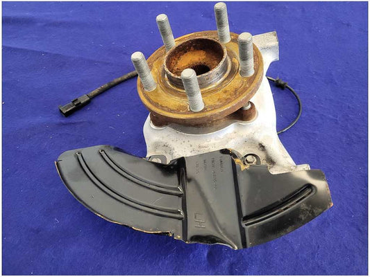 2015-2020 Ford Mustang Shelby GT350 Driver LH Front Spindle Knuckle Hub 2743