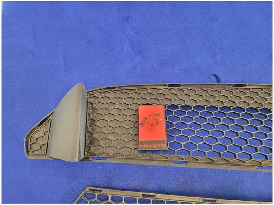 2015-2017 Ford Mustang GT S550 Aftermarket Grill Mesh Turn Signal Light 2840