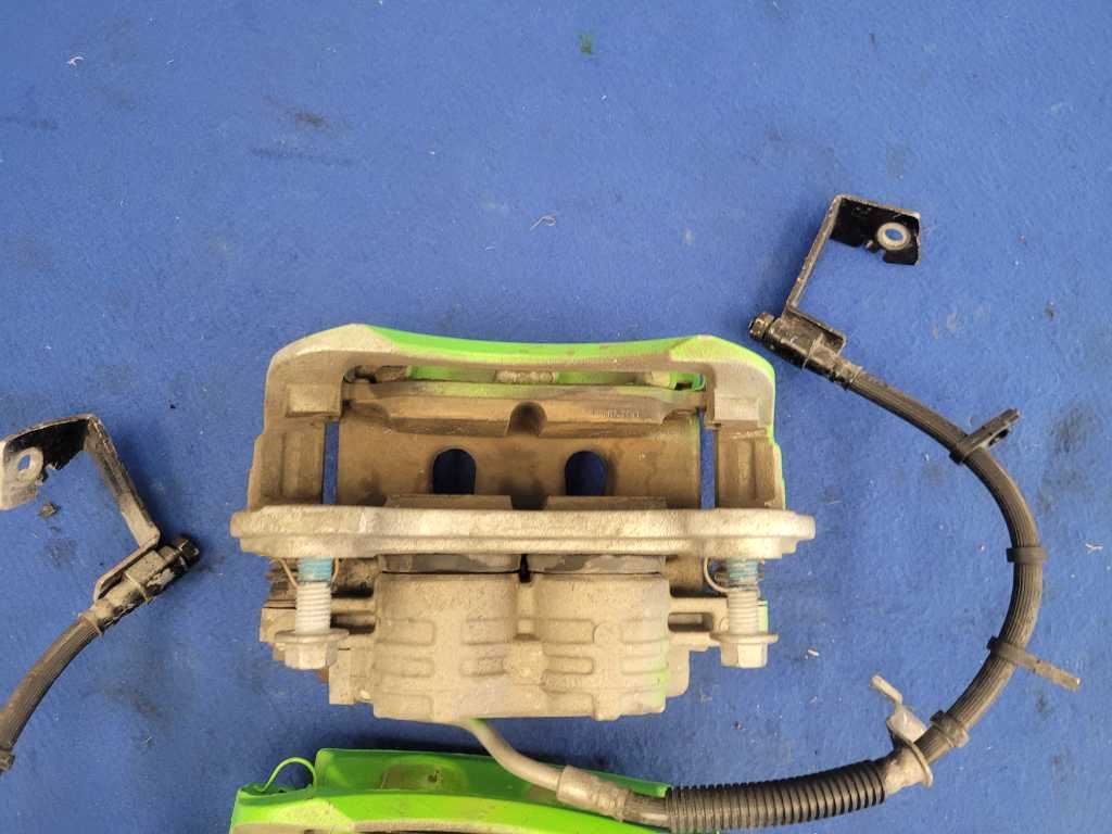 2011-2014 Ford Mustang GT Pair Front Brembo Brakes Calipers Pads Hoses 2633 - The Parts Farm