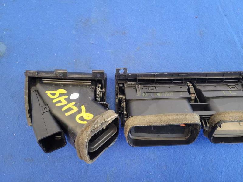 2001-2006 BMW M3 Convertible Air Vents Front Dash Duct HVAC 2448 - The Parts Farm