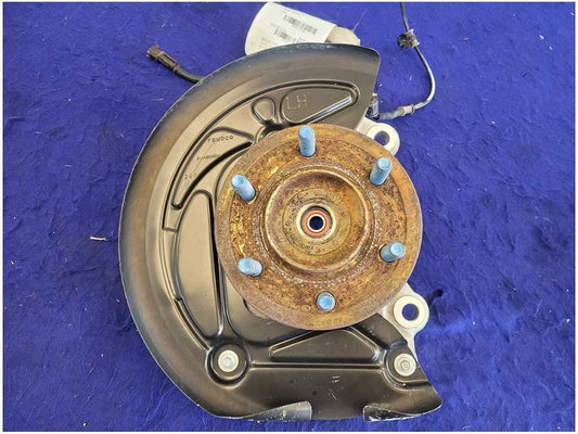 2015-2017 Ford F150 4x4 Pickup Truck Driver Front Spindle Knuckle Hub 2747