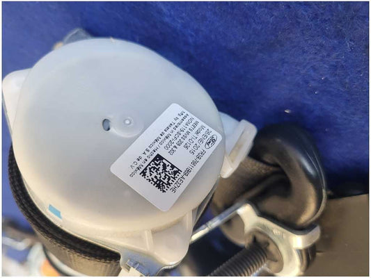 2015-2017 Ford Mustang GT S550 Convertible Rear Pair Seat Belts Retractors 2777