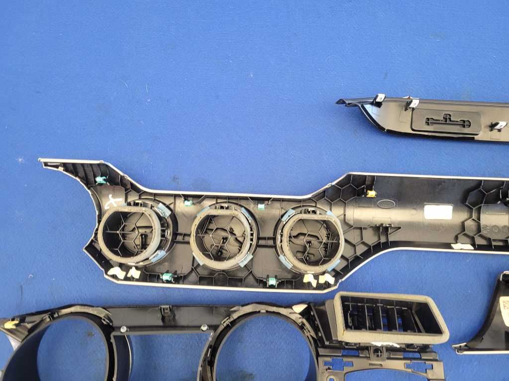 2018-2023 Ford Mustang GT S550 Dash Trim Kit Premium Vent Bezel 2648 - The Parts Farm