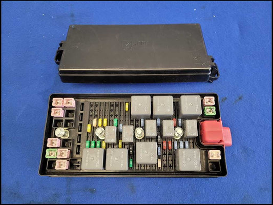 2007 Ford Mustang GT S197 4.6L Coupe Fuse Box Engine Control Power 2696