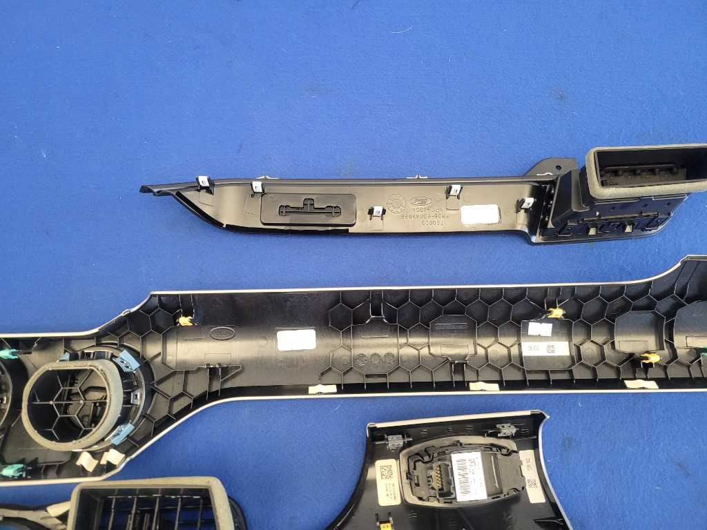 2018-2023 Ford Mustang GT S550 Dash Trim Kit Premium Vent Bezel 2648 - The Parts Farm