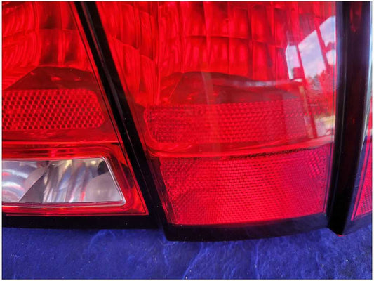 1999-2004 Ford Mustang Cobra GT Passenger Rear Taillight Lamp Brake Light 2713