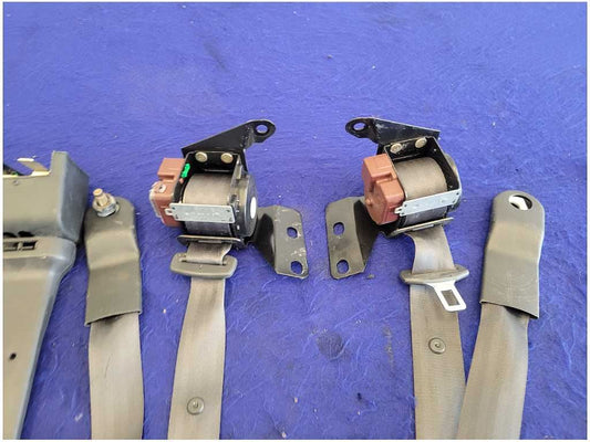 2001-2004 Ford Mustang GT Convertible Set Seat Belts Retractor Front Rear 2690
