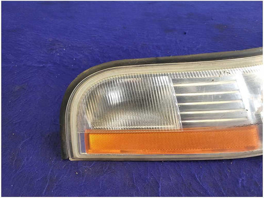 2003-2004 Mercury Marauder 32v 4.6L Passenger Corner Turn Signal Light 2623