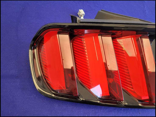 2015-2017 Ford Mustang GT S550 Driver Left Taillight Lamp Brake Lens 2694