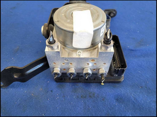 2018-2023 Ford Mustang GT S550 ABS Anti-Lock Brake Module Pump PP1 M/T 2691