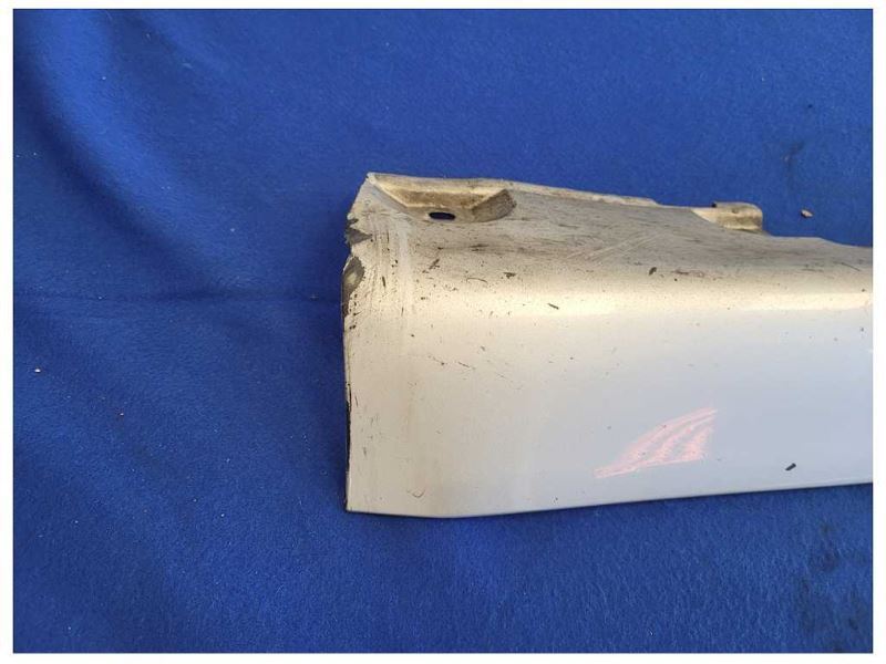 2001-2006 BMW M3 Convertible Passenger Lower Rocker Panel *Scuffs* Silver 2451 - The Parts Farm