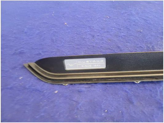 2015-2017 Ford Mustang GT S550 Front Passenger Emblem Plaque Dash Trim 2753