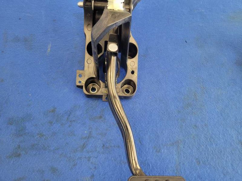 2018-2023 Ford Mustang GT S550 Brake Pedal Assembly Cage Box 2622 - The Parts Farm