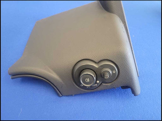 2003-2006 Chevrolet SSR Pickup Truck Front Lower Dash Trim Panel 2687