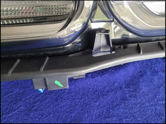 2019-2024 Chevrolet Camaro SS Passenger RH Rear Taillight OEM NTO C43