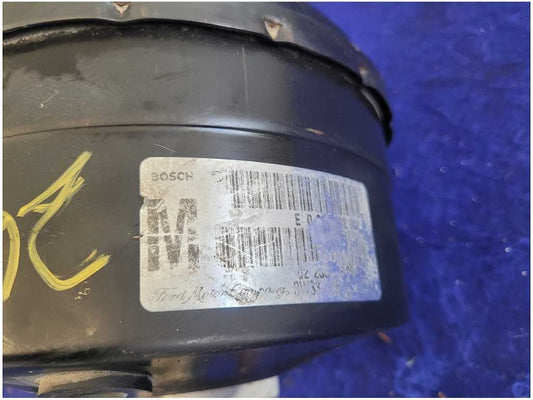 2003-2004 Mercury Marauder 4.6L Power Brake Booster Master Cylinder 2623