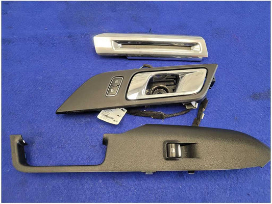 2015-2023 Ford Mustang GT S550 Passenger Front Door Handle Lock Switch 2825