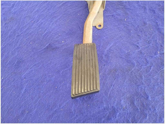 1999-2004 Ford Mustang GT 4.6L Gas Pedal Throttle Accelerator Pad 2624