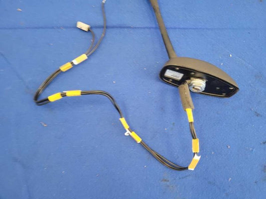 2011-2012 Nissan Leaf Antenna Roof Mounted Black Rod Base 1856