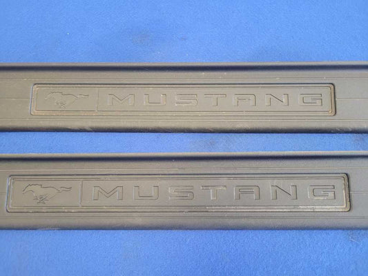 2015-2023 Ford Mustang GT S550 Pair Door Sill Plates No Light Scuff 2660