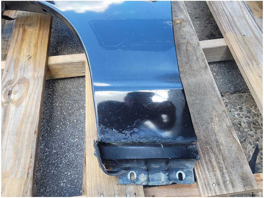 2003-2004 Mercury Marauder 32v 4.6L Driver Front Fender Paint UA 2625