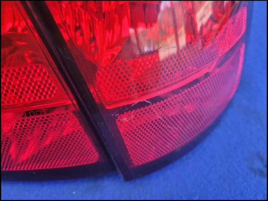 1999-2004 Ford Mustang GT 4.6L Passenger RH Rear Taillight Lamp *Read* 2640