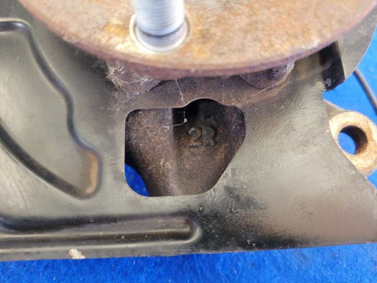 2011-2012 Nissan Leaf Passenger Right Front Spindle Knuckle Hub 1856