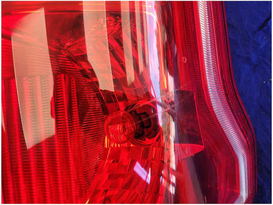 2015-2017 Ford F150 Pickup Truck Driver Rear Taillight Brake Light Lamp 2755