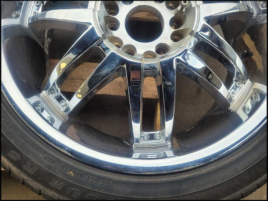 2003-2006 Chevrolet SSR Truck Set Wheels 20x8.5 Chrome Peeling Tire *Read* 2687