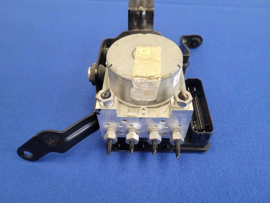 2015-2020 Ford Mustang Shelby GT350 ABS Module M/T Anti-Lock Brakes 2662