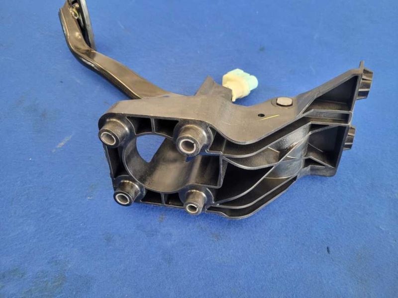 2018-2023 Ford Mustang GT S550 Brake Pedal Assembly Cage Box 2622 - The Parts Farm