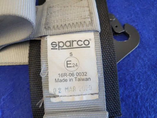 Out of Date Sparco Seat Belts Front Buckle Bolt In 4 Point Gray 2881