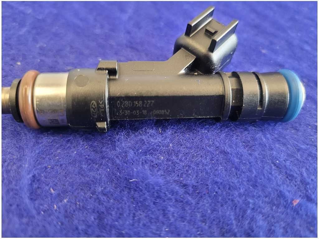 Set 8 Bosch 0280158227 Fuel Injector 11 - 17 Ford Mustang F - 150 5.0L FH - The Parts Farm