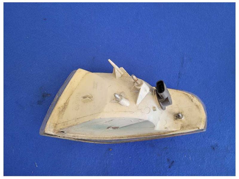 1994 - 1998 Ford Mustang GT Cobra Passenger Corner Marker Light Turn Signal 2521 - The Parts Farm