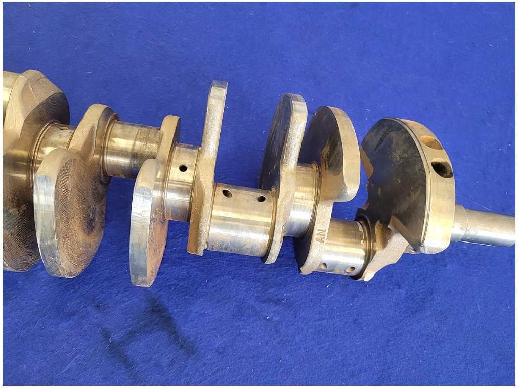 1996 - 2004 Ford Mustang Cobra 4.6L 32V 8 Bolt Crankshaft F6TECE Forged - The Parts Farm
